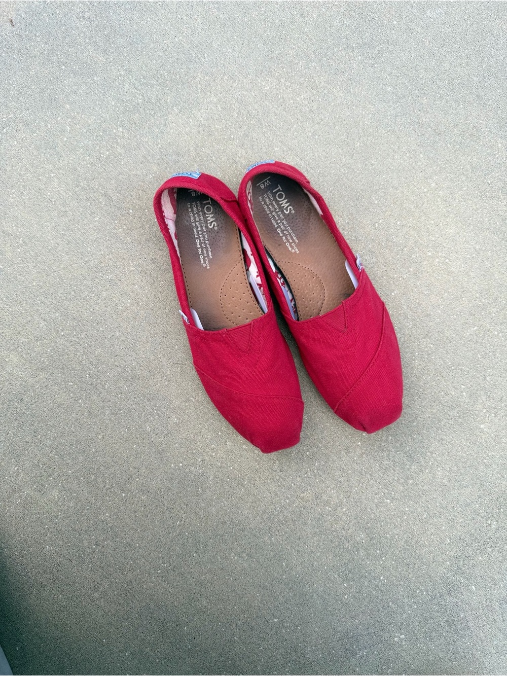 Toms Red Canvas Slip On Shoes W8 EUC Y2K Retro Comfort Lightweight Statement - Picture 2 of 7